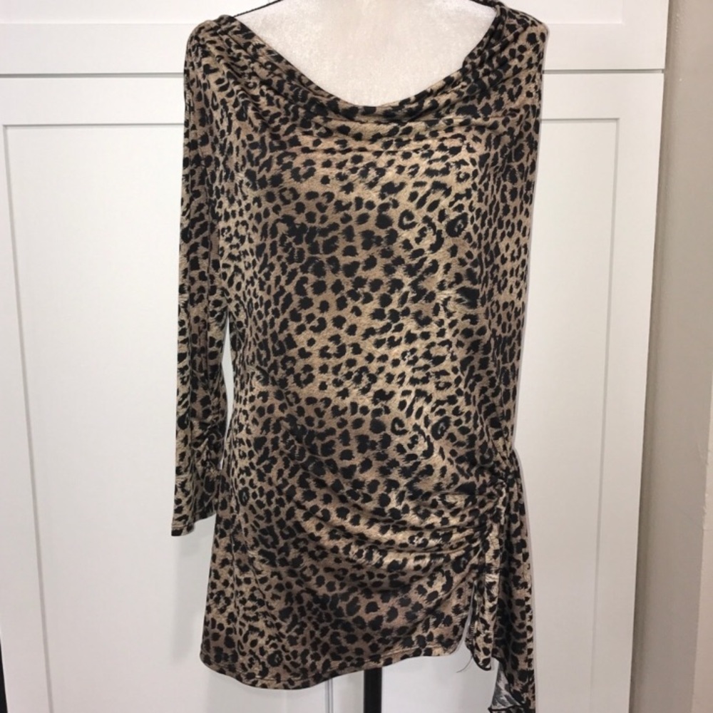 Essentials by Milano,animal print top.size large.